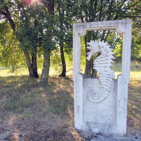 Lupetina Nyaraló Krnica